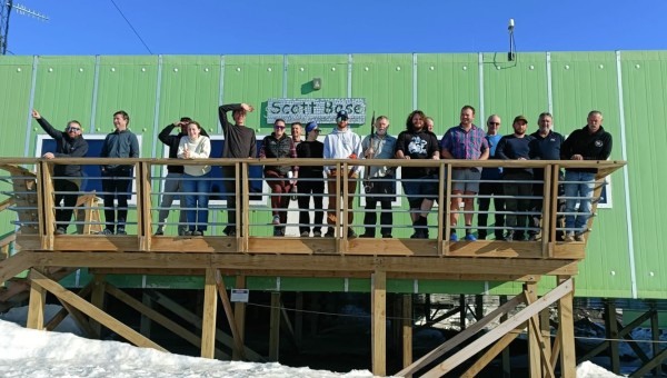 SWAIS2C team at Scott Base